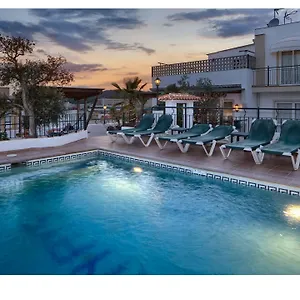 Ninays Hotel